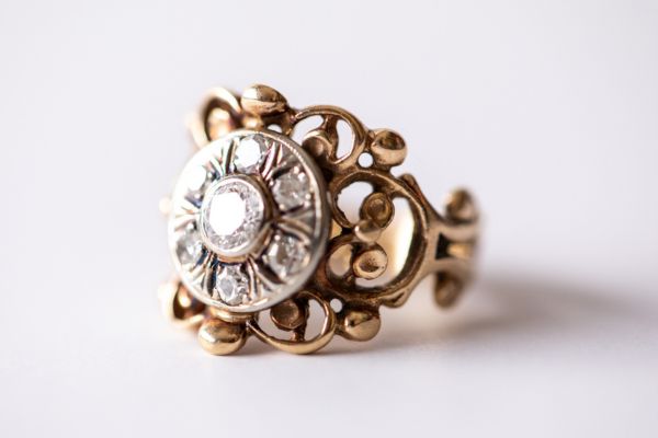Anello vintage in oro e diamanti